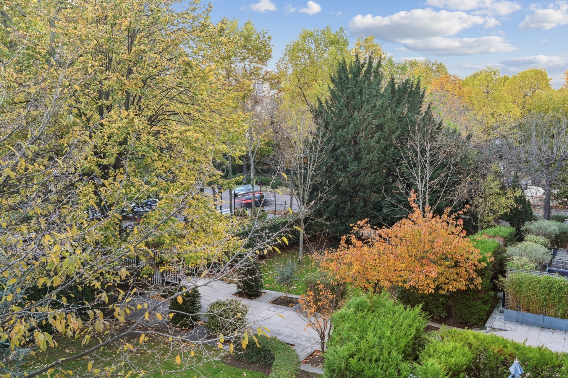 luxury apartment 5 Rooms for sale on NEUILLY SUR SEINE (92200)