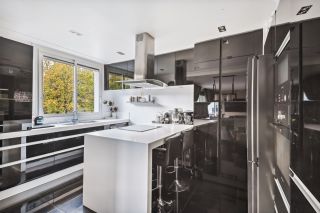 luxury apartment 5 Rooms for sale on NEUILLY SUR SEINE (92200)