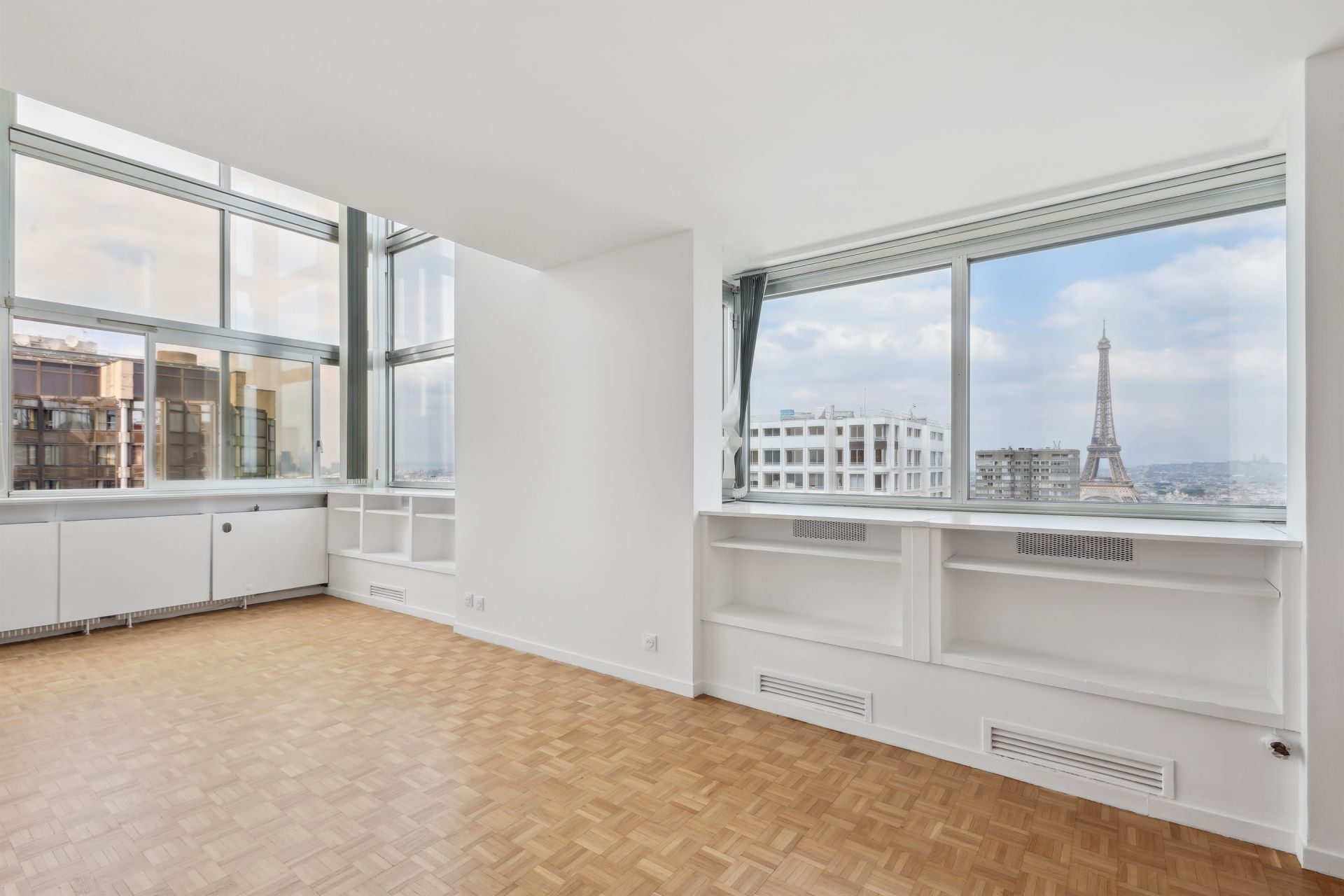 luxury apartment 5 Rooms for sale on PARIS (75015)