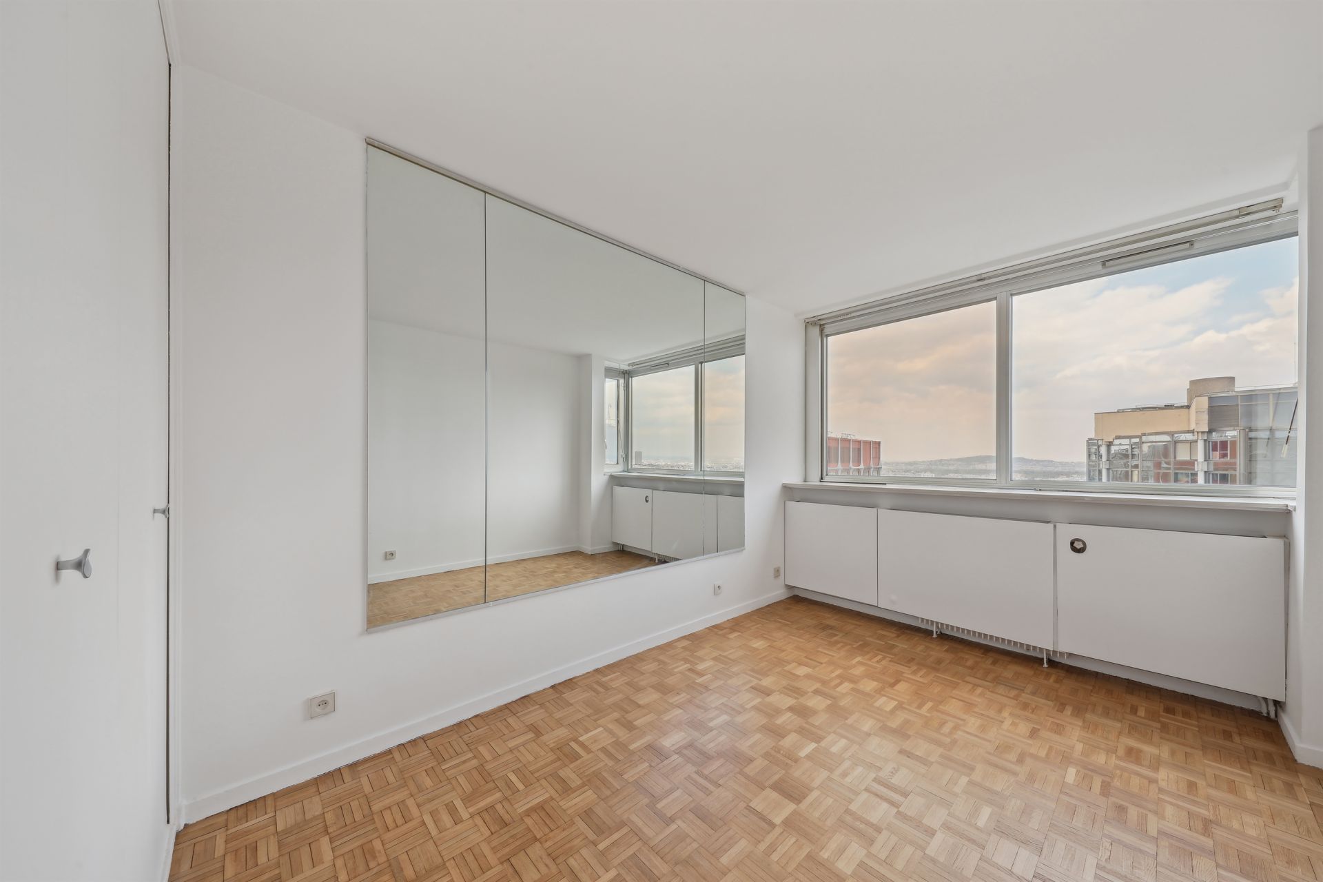 luxury apartment 5 Rooms for sale on PARIS (75015)