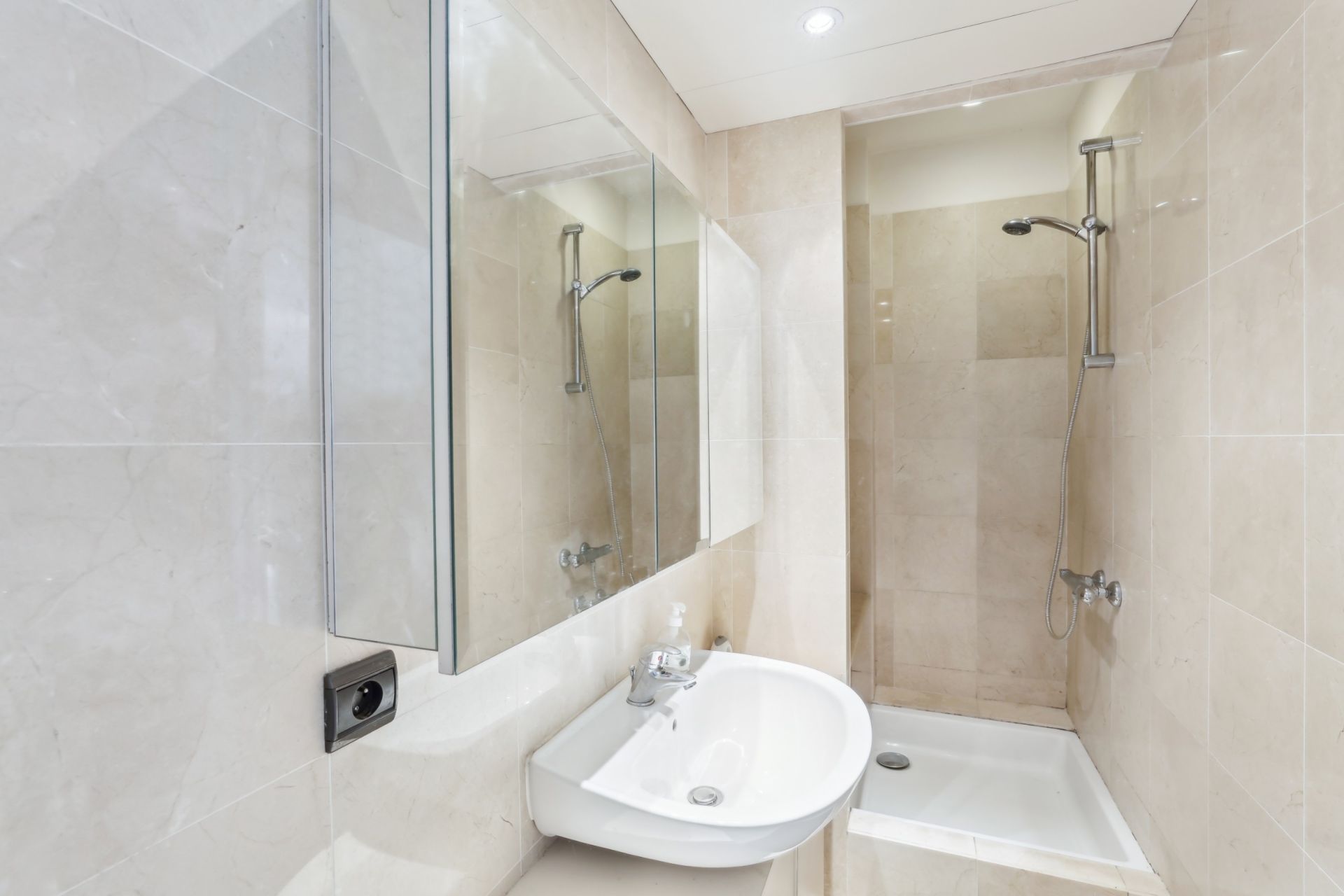 luxury apartment 3 Rooms for sale on MEULAN EN YVELINES (78250)