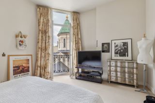 luxury apartment 5 Rooms for sale on PARIS (75008)