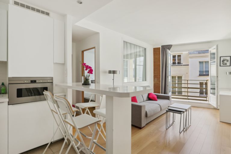 luxury apartment 2 Rooms for sale on PARIS (75004)