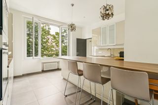 luxury apartment 5 Rooms for sale on PARIS (75017)