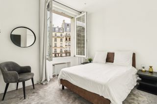 luxury apartment 5 Rooms for sale on PARIS (75017)