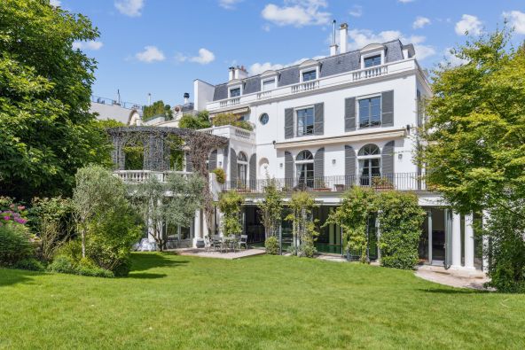 Sale Luxury house Paris 16 15 Rooms 1387.85 m²