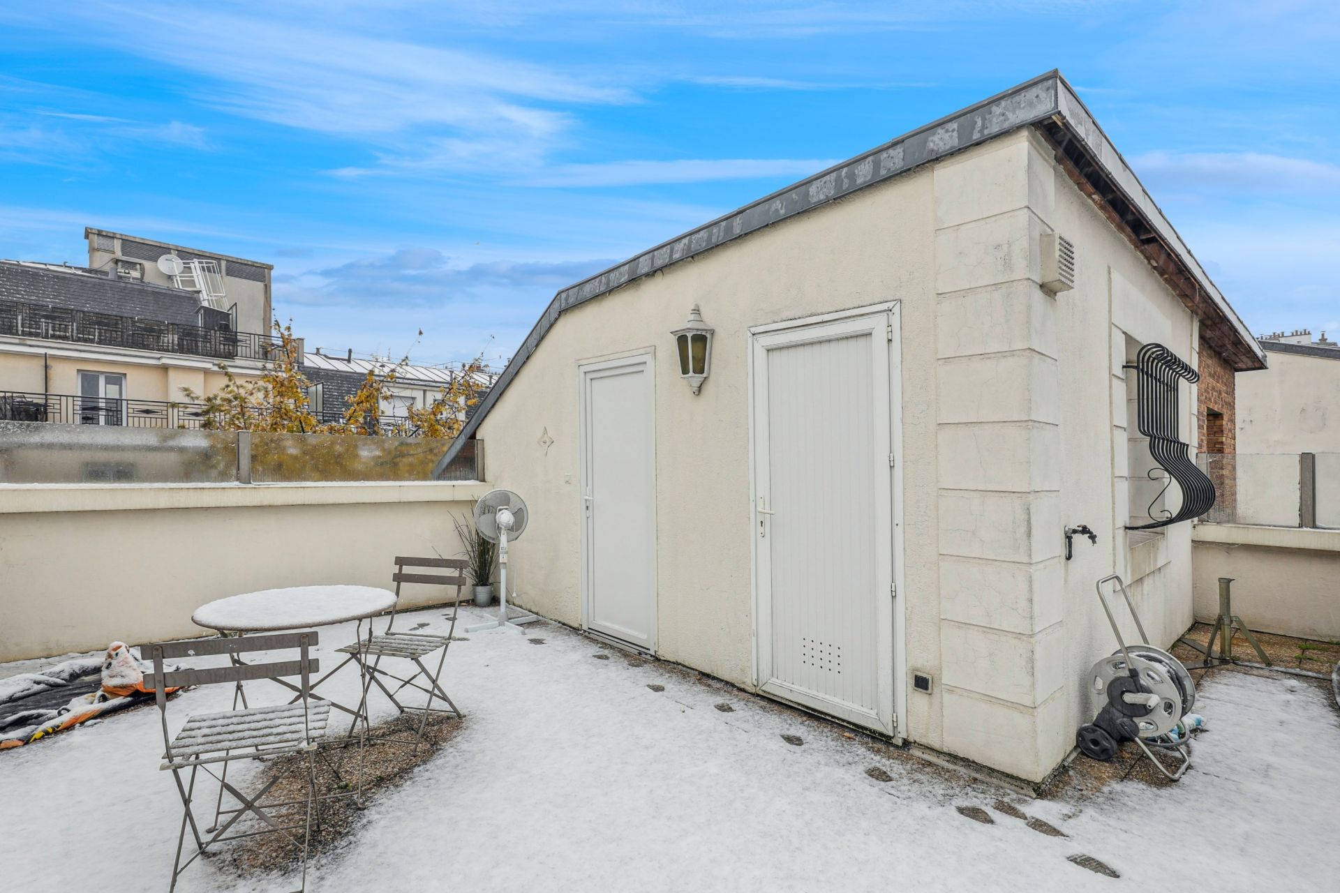 mansion (hôtel particulier) 6 Rooms for sale on PARIS (75012)