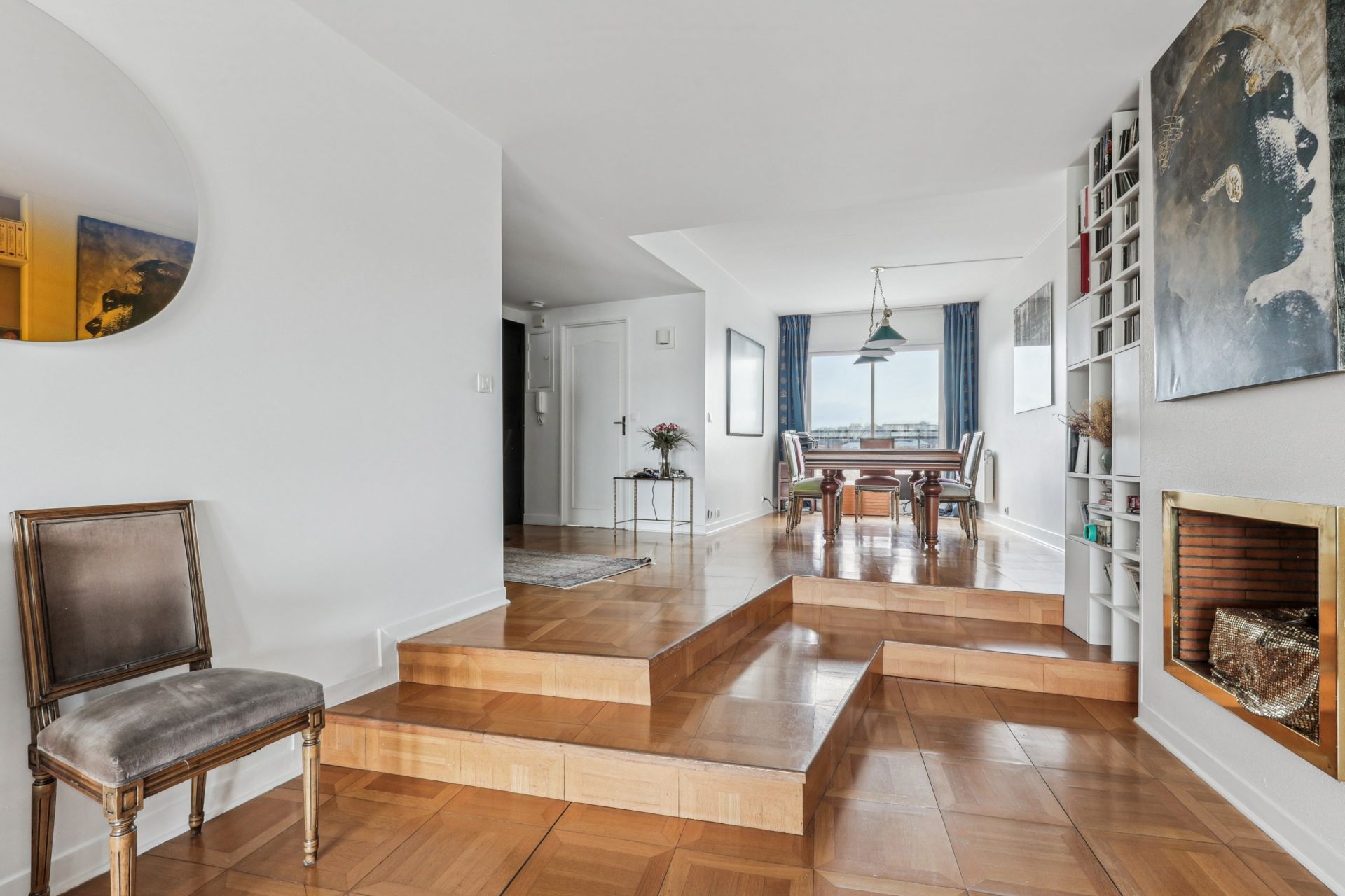 luxury apartment 5 Rooms for sale on ST CLOUD (92210)