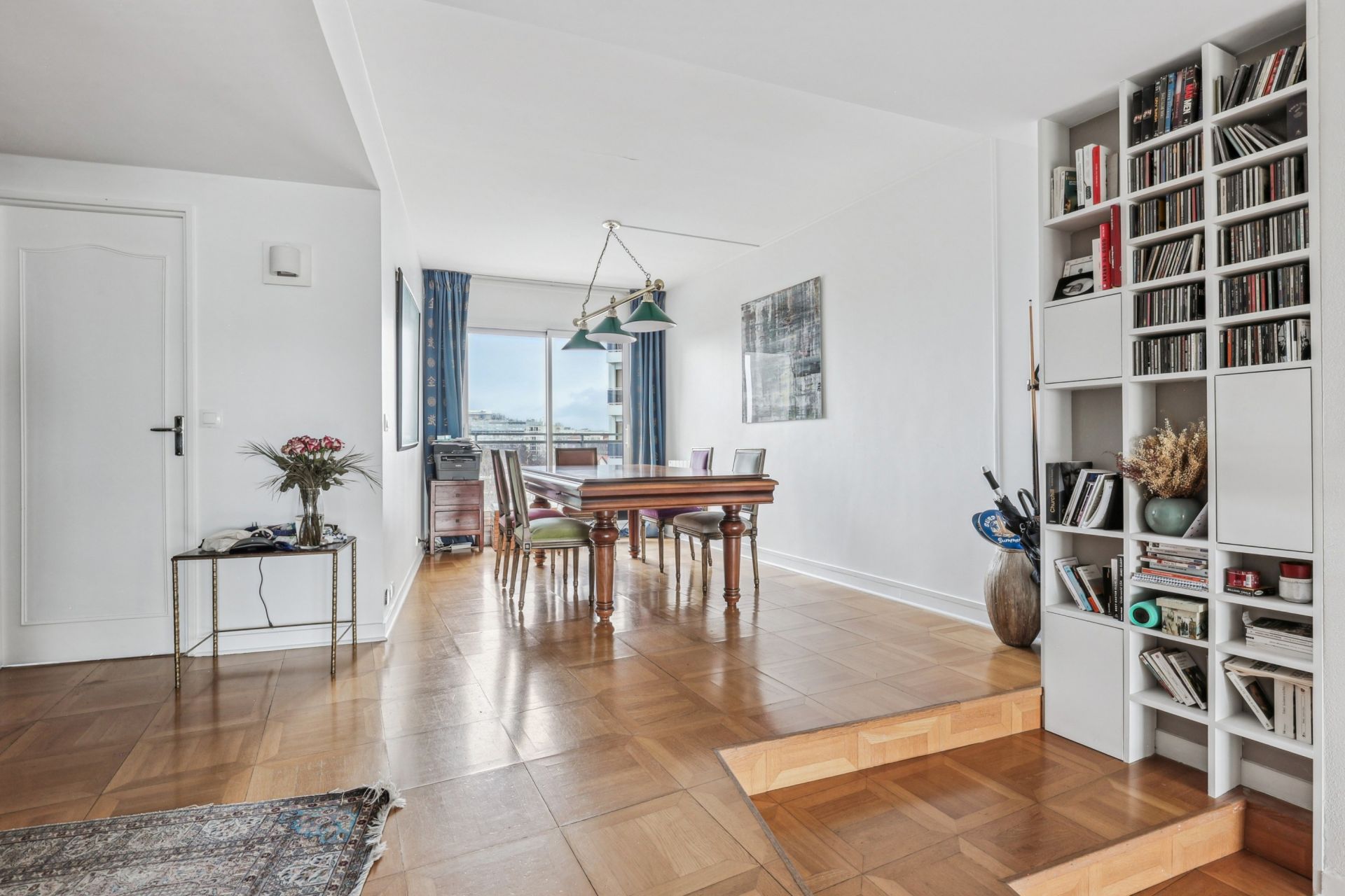 luxury apartment 5 Rooms for sale on ST CLOUD (92210)