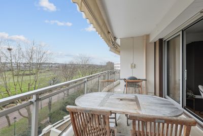 Sale Luxury apartment Saint-Cloud 5 Rooms 129 m²