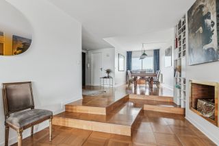 luxury apartment 5 Rooms for sale on ST CLOUD (92210)