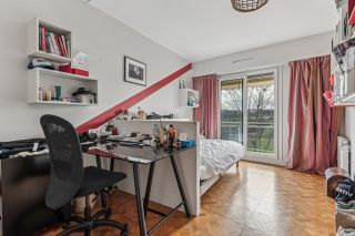 luxury apartment 5 Rooms for sale on ST CLOUD (92210)