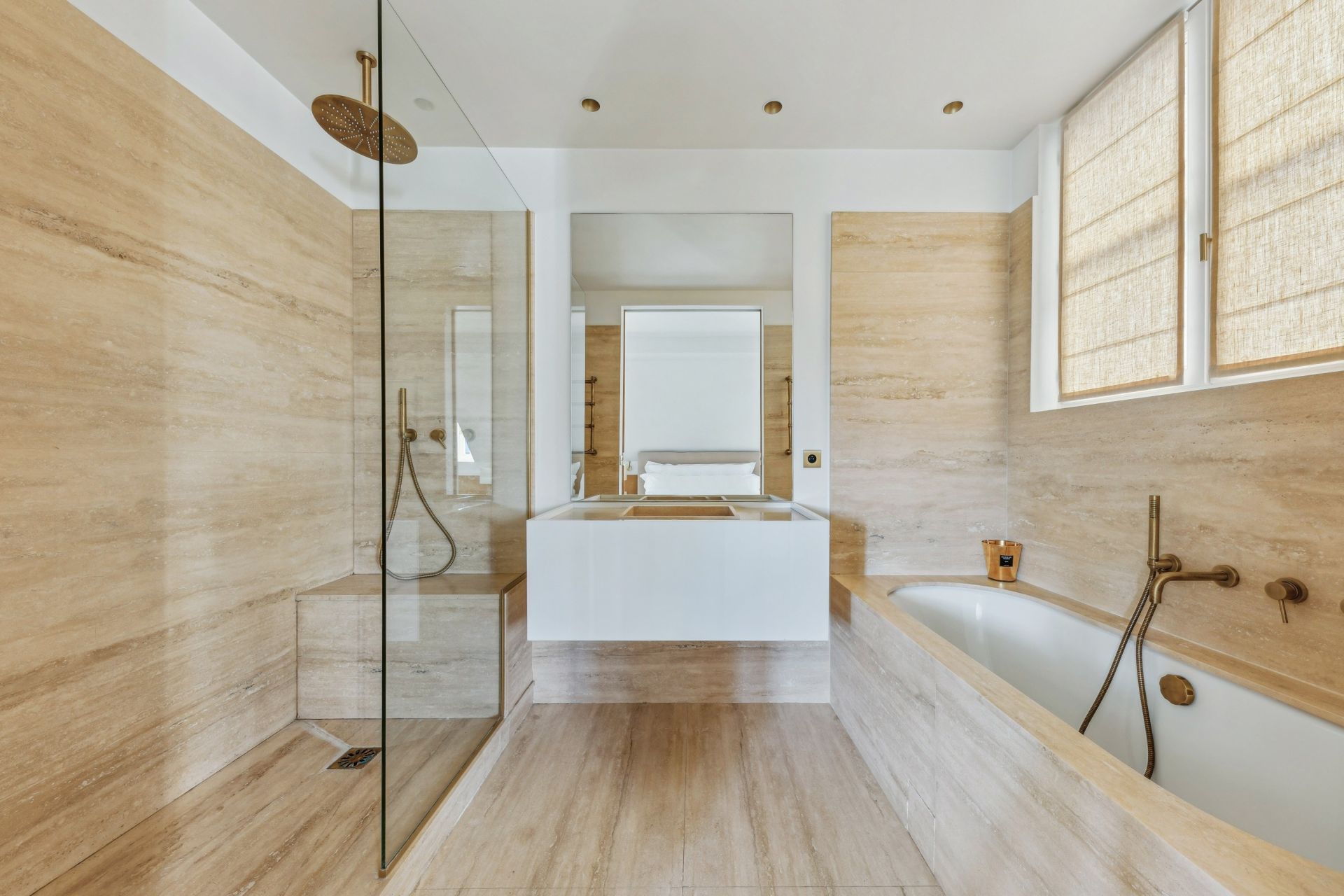 luxury apartment 7 Rooms for sale on PARIS (75008)