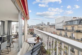 luxury apartment 5 Rooms for sale on PARIS (75007)