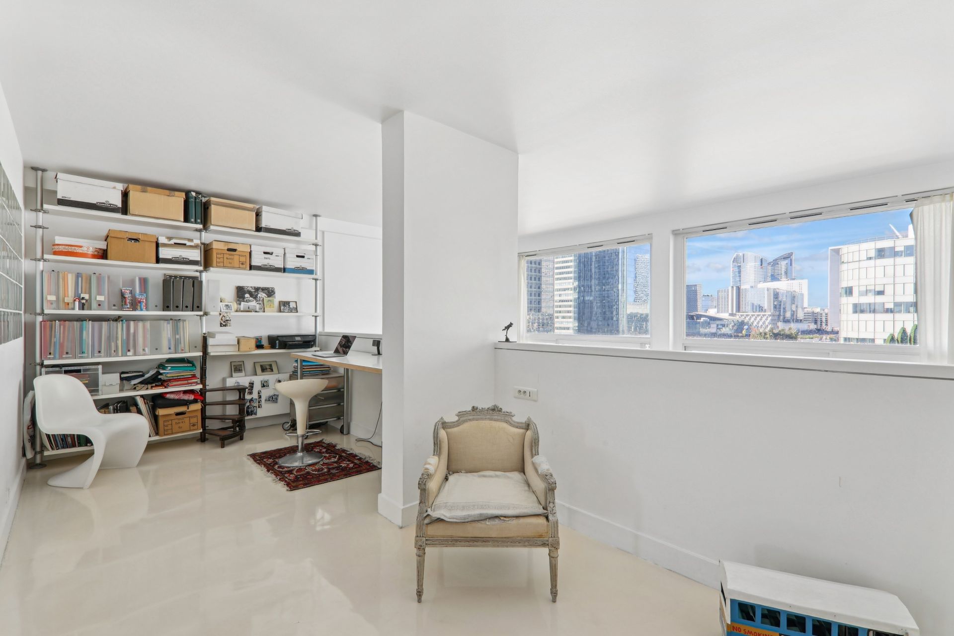 luxury apartment 4 Rooms for sale on COURBEVOIE (92400)