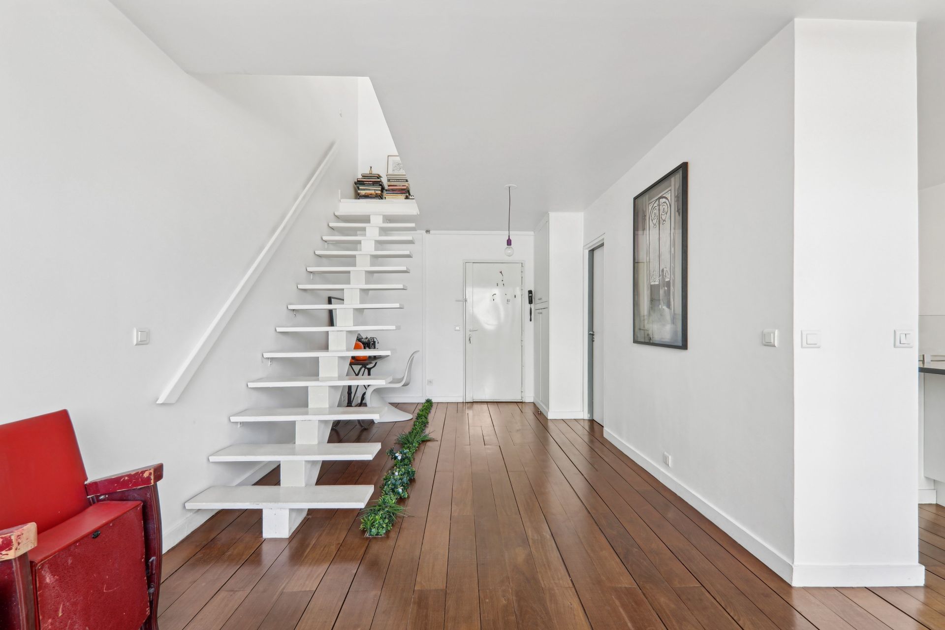 luxury apartment 4 Rooms for sale on COURBEVOIE (92400)