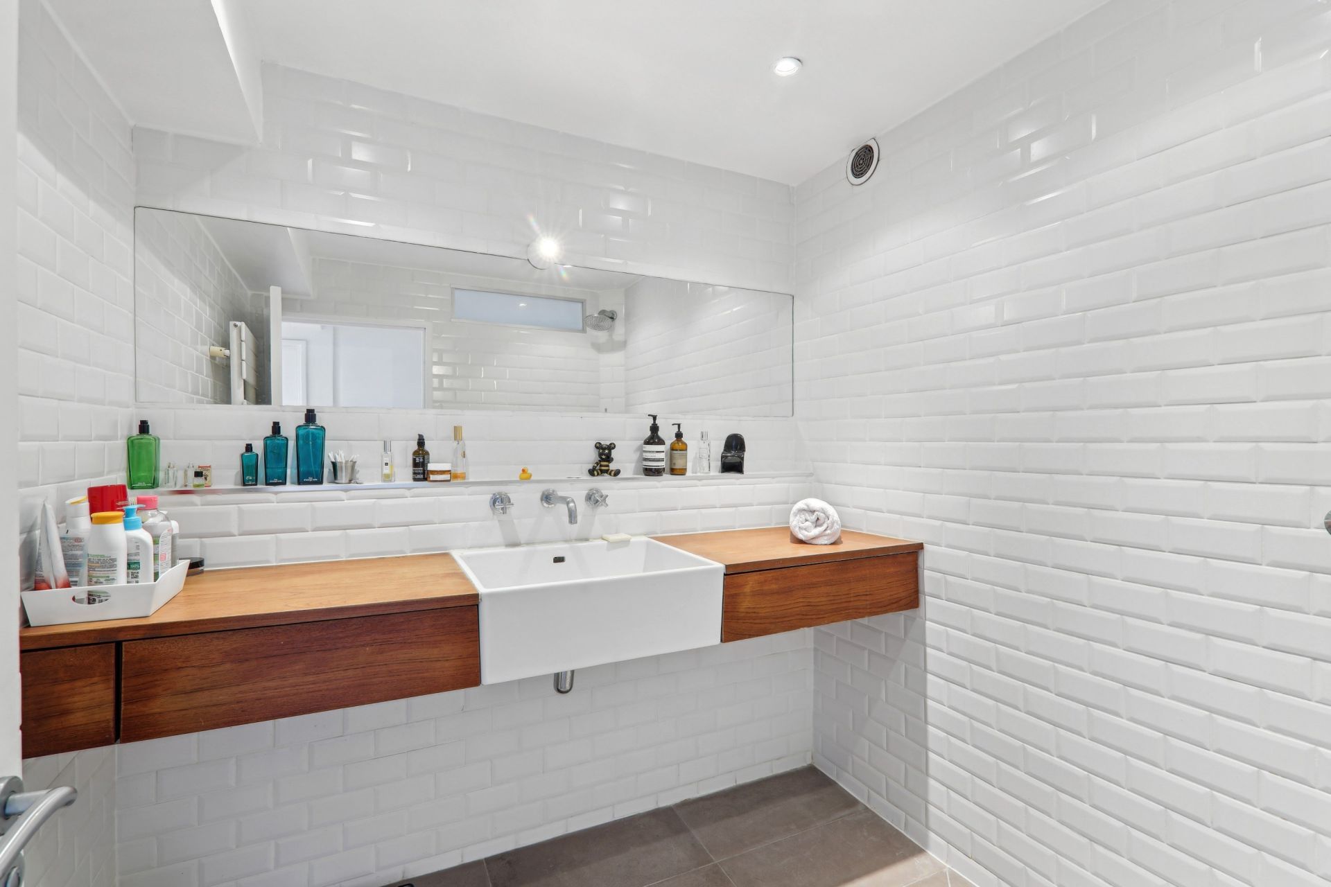 luxury apartment 4 Rooms for sale on COURBEVOIE (92400)