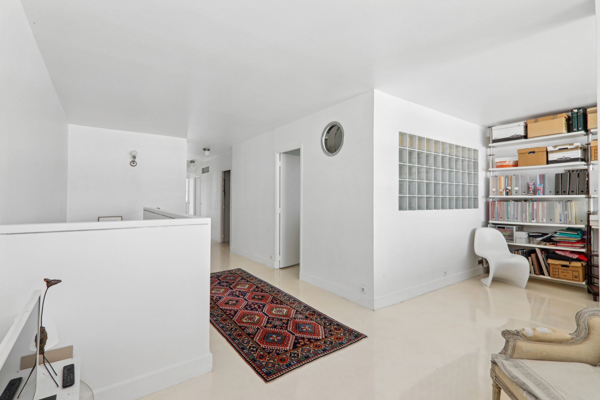 luxury apartment 4 Rooms for sale on COURBEVOIE (92400)