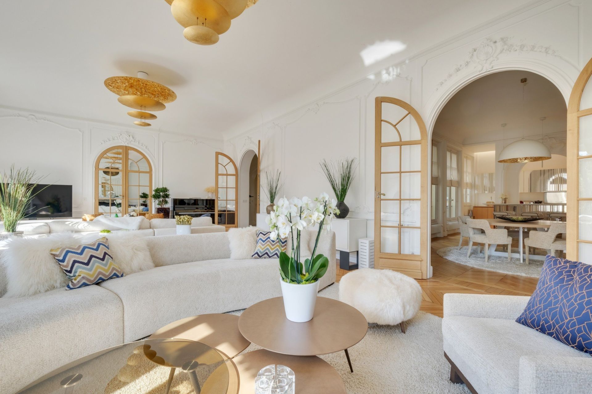 luxury apartment 8 Rooms for sale on PARIS (75016)
