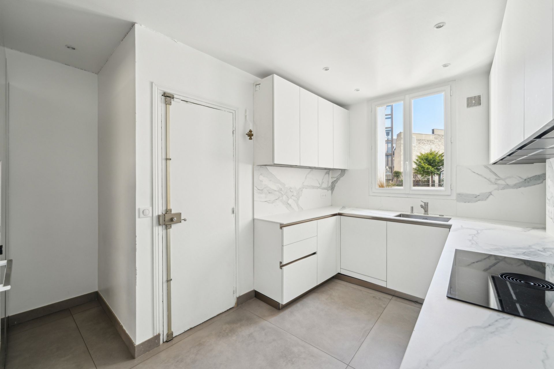 luxury apartment 6 Rooms for sale on PARIS (75008)