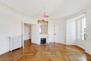 luxury apartment 6 Rooms for sale on PARIS (75008)