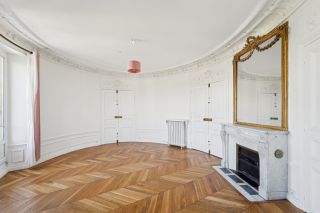 luxury apartment 6 Rooms for sale on PARIS (75008)