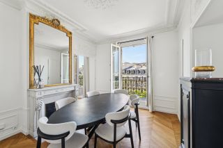 luxury apartment 6 Rooms for sale on PARIS (75008)