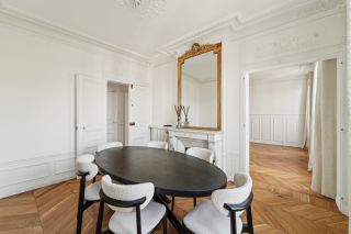 luxury apartment 6 Rooms for sale on PARIS (75008)