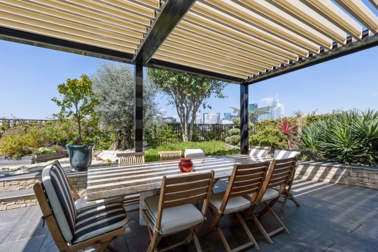 luxury apartment 8 Rooms for sale on NEUILLY SUR SEINE (92200)