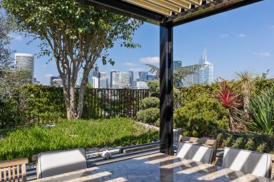 luxury apartment 8 Rooms for sale on NEUILLY SUR SEINE (92200) Sale Luxury apartment Neuilly-sur-Seine 8 Rooms 260 m²