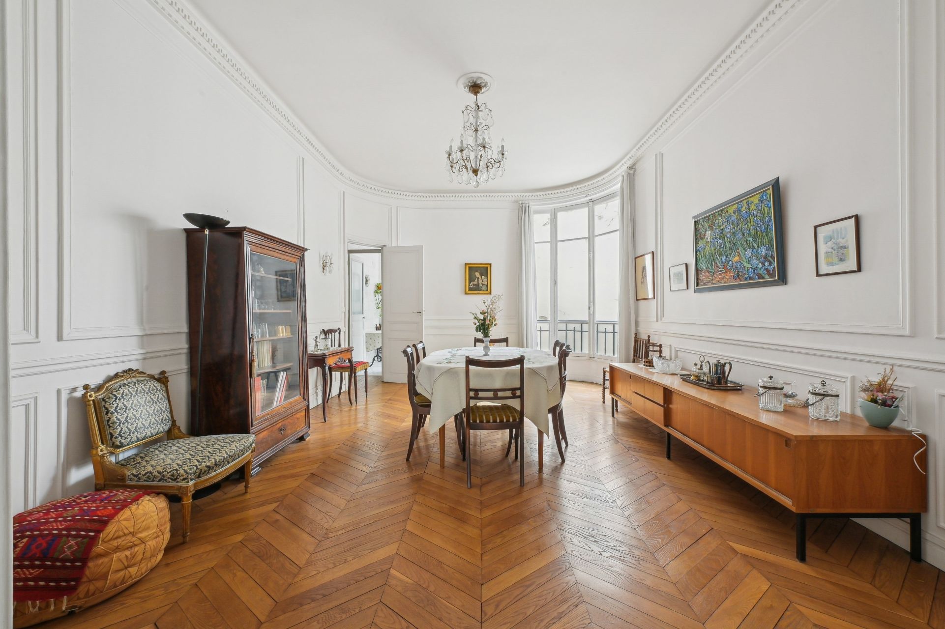 luxury apartment 5 Rooms for sale on PARIS (75017)