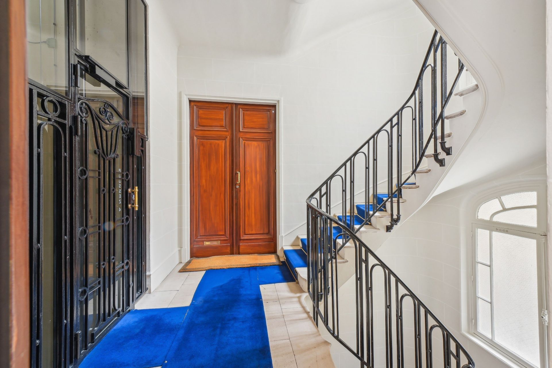 luxury apartment 5 Rooms for sale on PARIS (75017)