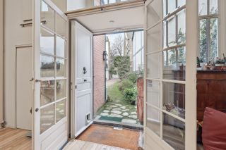 luxury apartment 4 Rooms for sale on PARIS (75016)