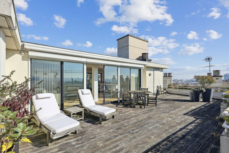 luxury apartment 4 Rooms for sale on PARIS (75016)