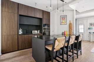 luxury house 8 Rooms for sale on NEUILLY SUR SEINE (92200)