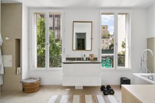 luxury house 8 Rooms for sale on NEUILLY SUR SEINE (92200)