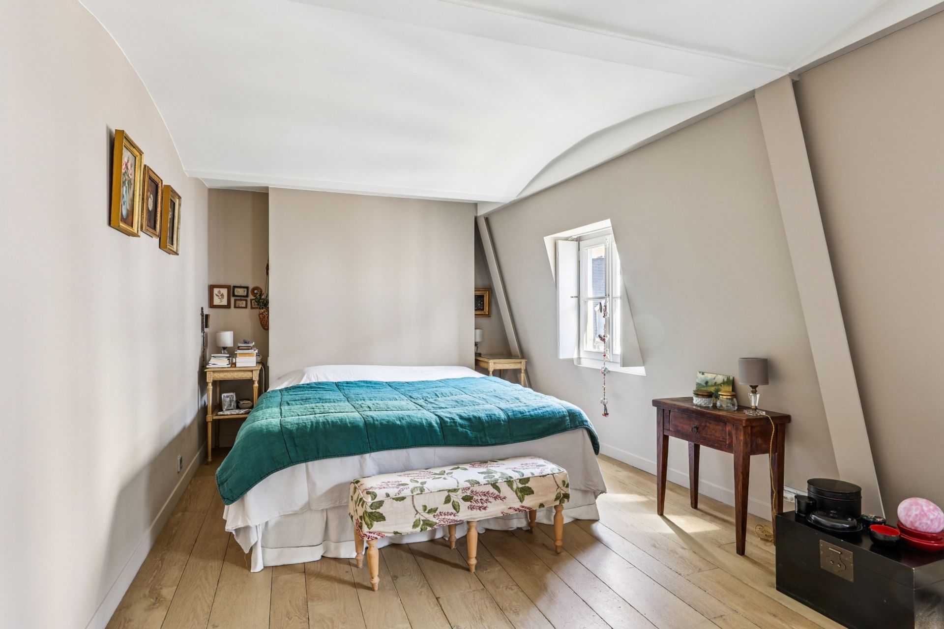 luxury apartment 7 Rooms for sale on PARIS (75005)