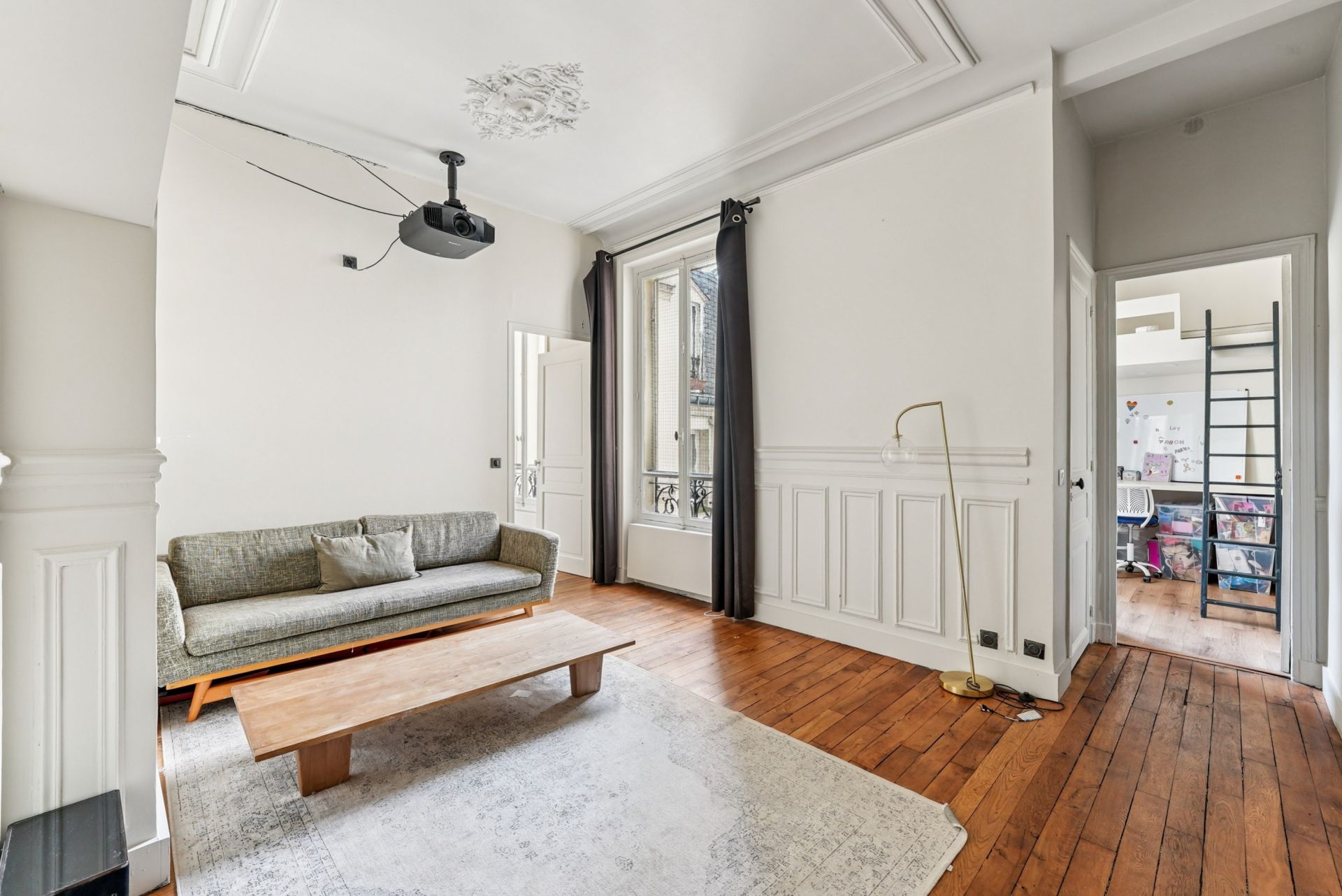 luxury apartment 7 Rooms for sale on PARIS (75001)
