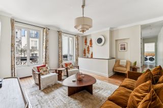 luxury apartment 7 Rooms for sale on PARIS (75001)