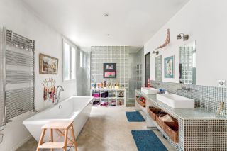 luxury house 6 Rooms for sale on ASNIERES SUR SEINE (92600)