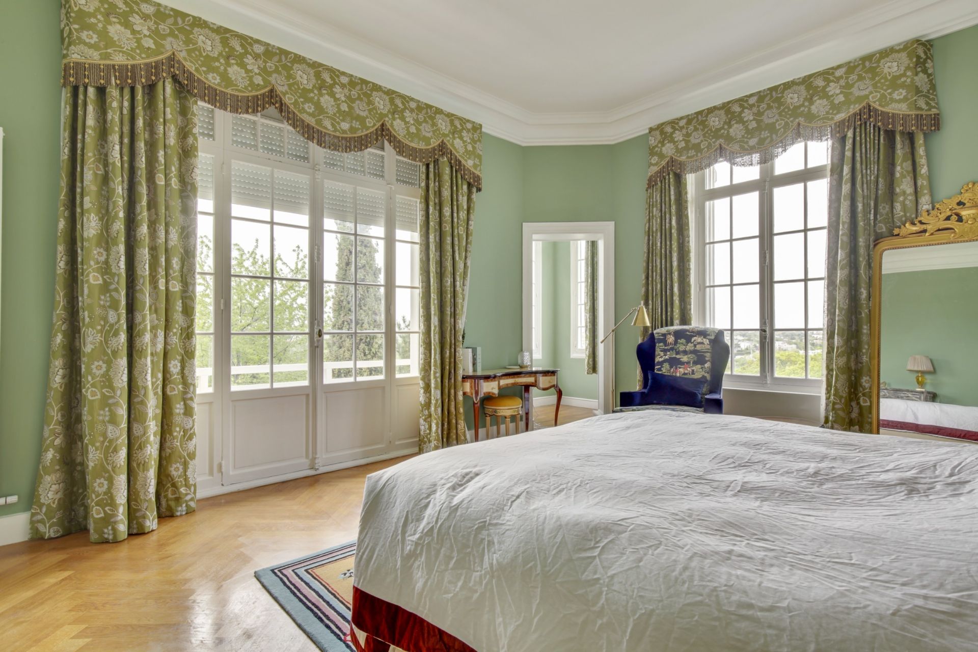 luxury house 11 Rooms for rent on LOUVECIENNES (78430)