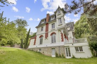 luxury house 11 Rooms for rent on LOUVECIENNES (78430)
