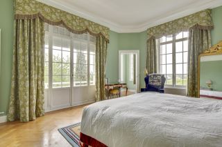 luxury house 11 Rooms for rent on LOUVECIENNES (78430)