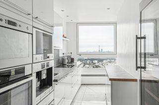 luxury apartment 5 Rooms for sale on PUTEAUX (92800)