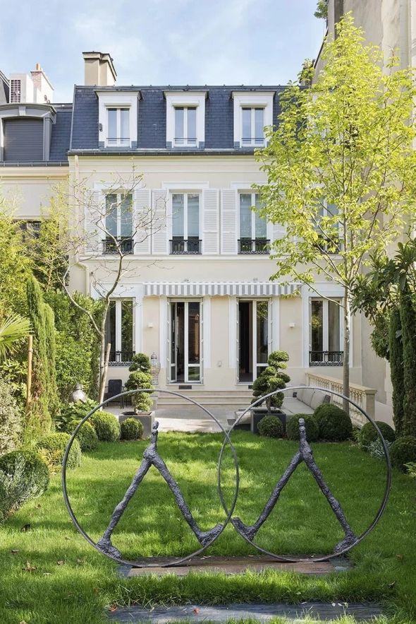 Sale Luxury house Neuilly-sur-Seine 7 Rooms 460 m²