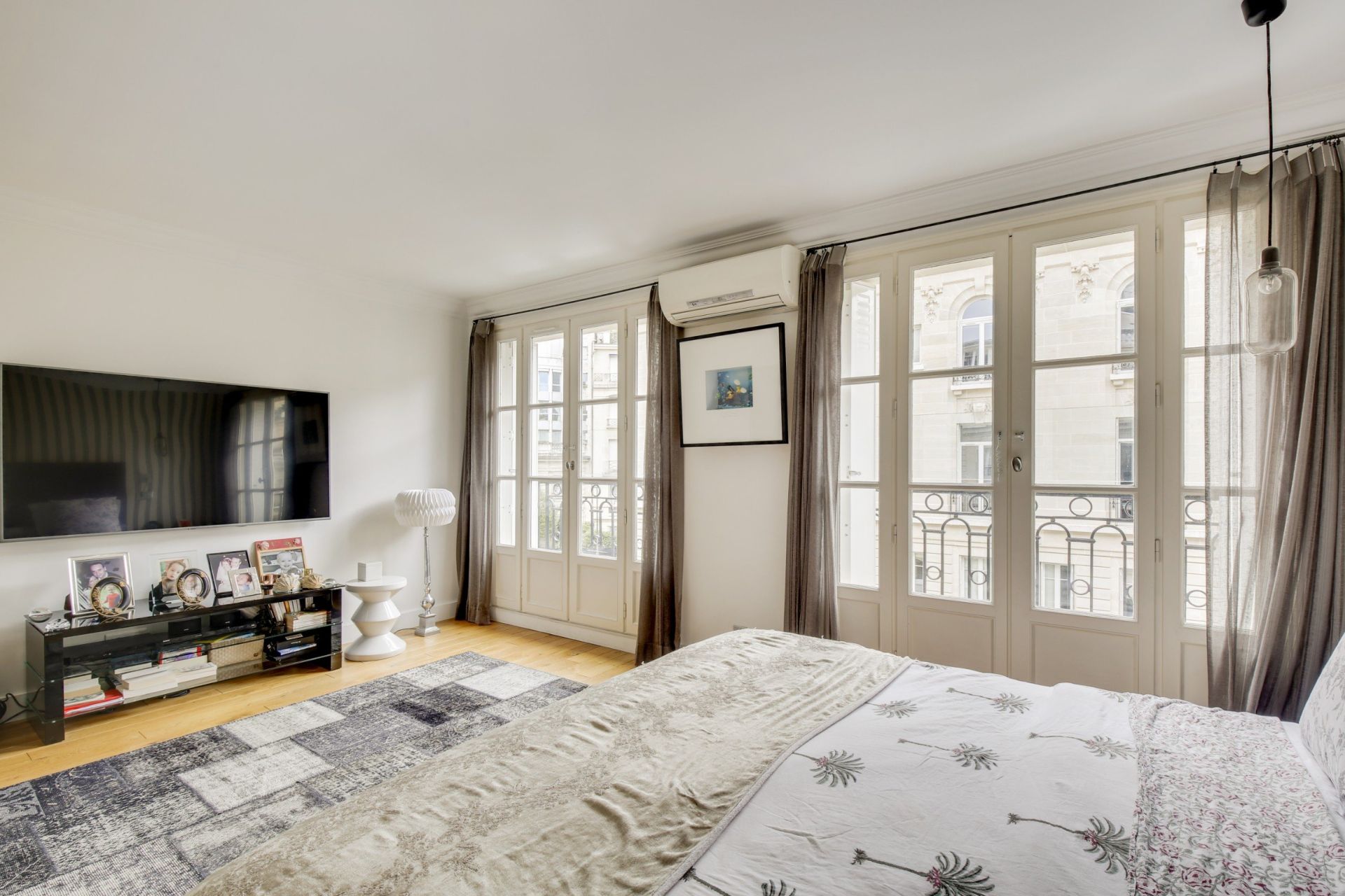 luxury apartment 7 Rooms for sale on PARIS (75016)