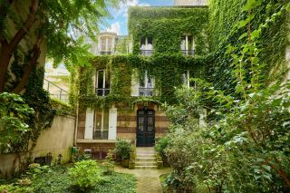 luxury house 14 Rooms for sale on PARIS (75017)