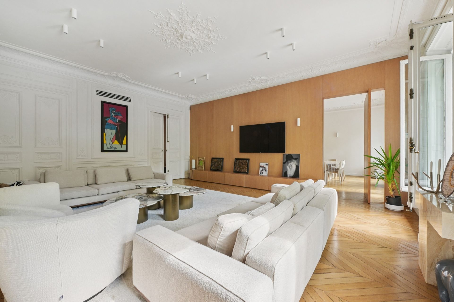 luxury apartment 6 Rooms for sale on PARIS (75008)