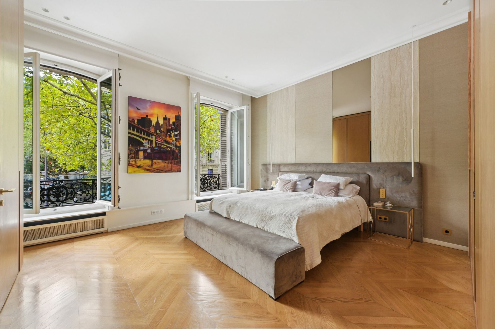 luxury apartment 6 Rooms for sale on PARIS (75008)