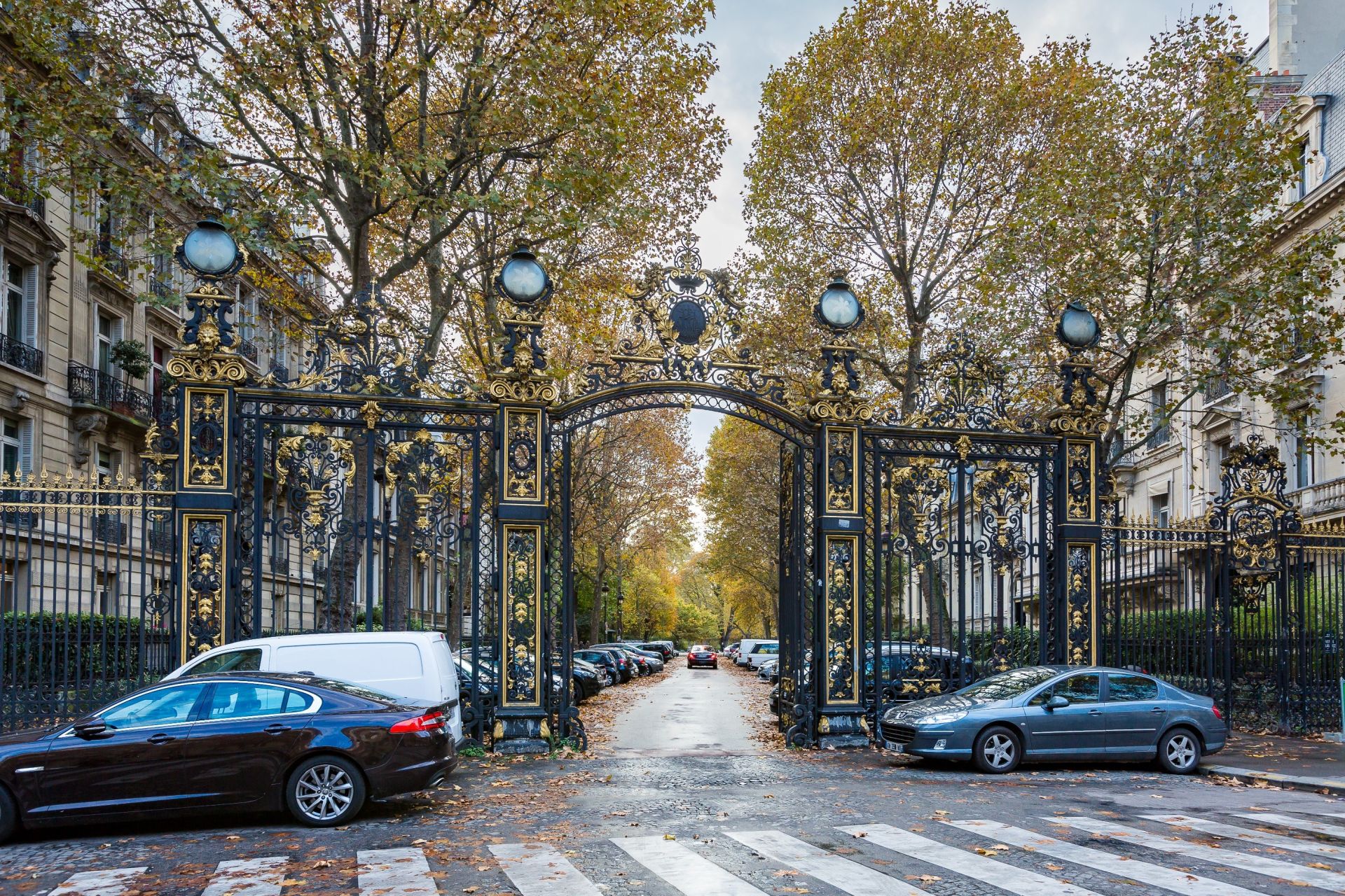 luxury apartment 6 Rooms for sale on PARIS (75008)